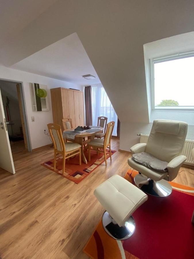Dachgeschoss Apartment Mit Ausblick Halle  Exterior foto